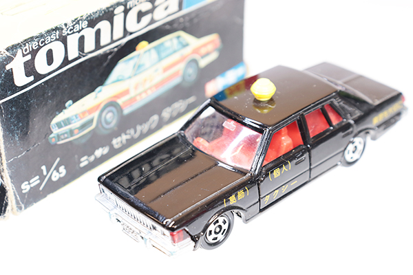 ミニカーショップ ケンボックス トミカ 黒箱☆28-4-5☆日産セドリック