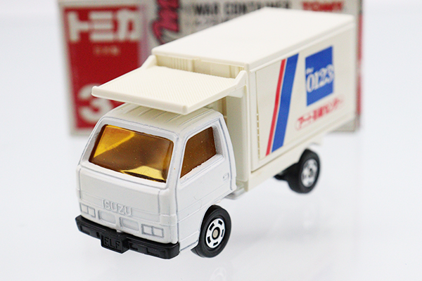 ミニカーショップ ケンボックス トミカ 赤箱(日本製)☆32☆いすゞ