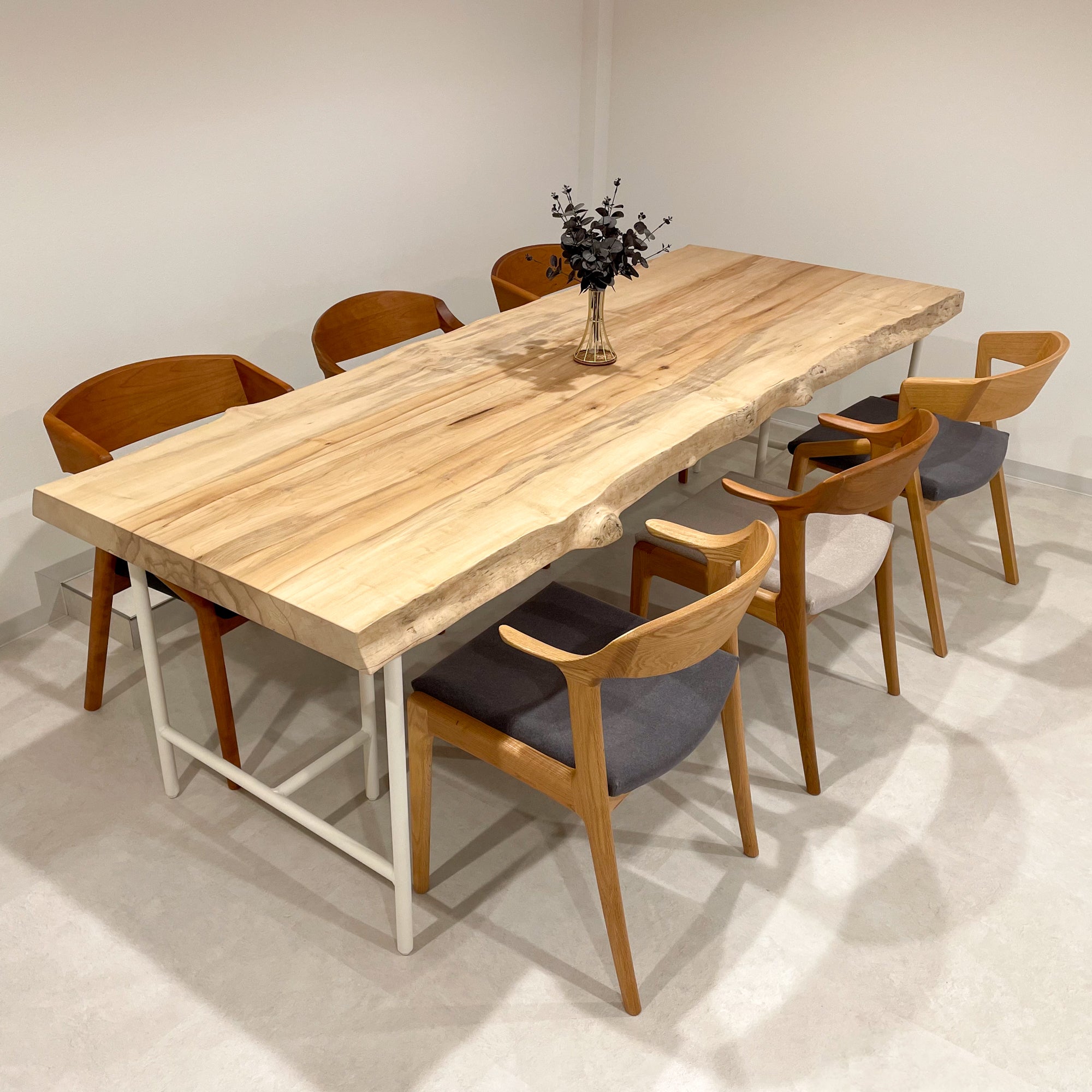 KIDOMEIMOKU 楓一枚板ダイニングテーブル｜230cm(8人掛け) – 【公式