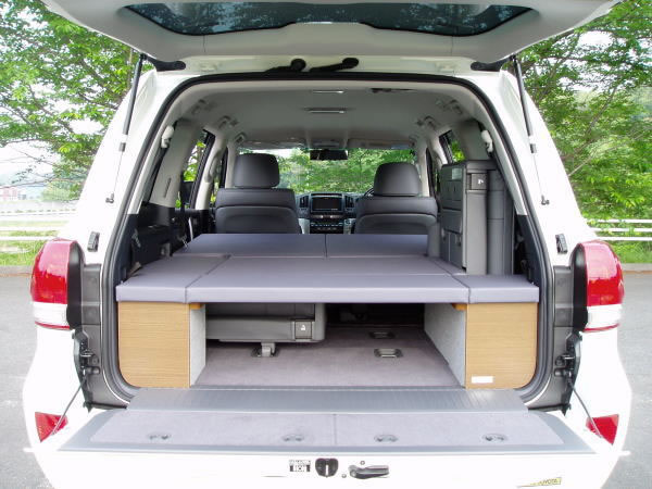 ランクル200 サードシート付仕様 | 工房リンクス・ベットキット