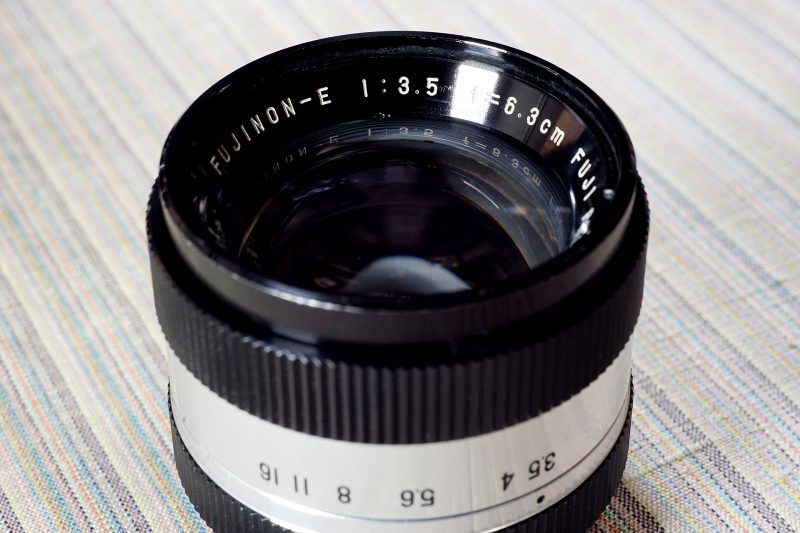 謎のレンズシリーズ その① ／ フジノン FUJINON-E 6.3cm f3.5 - koiWide