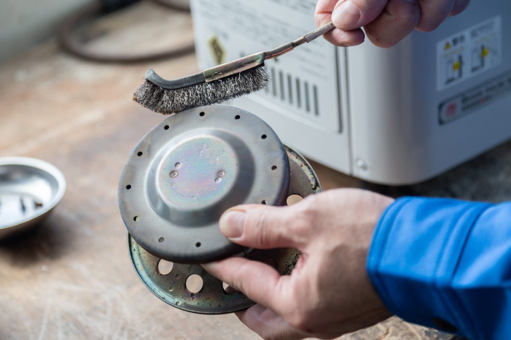 ストーブ分解掃除サービス｜株式会社弘善商会