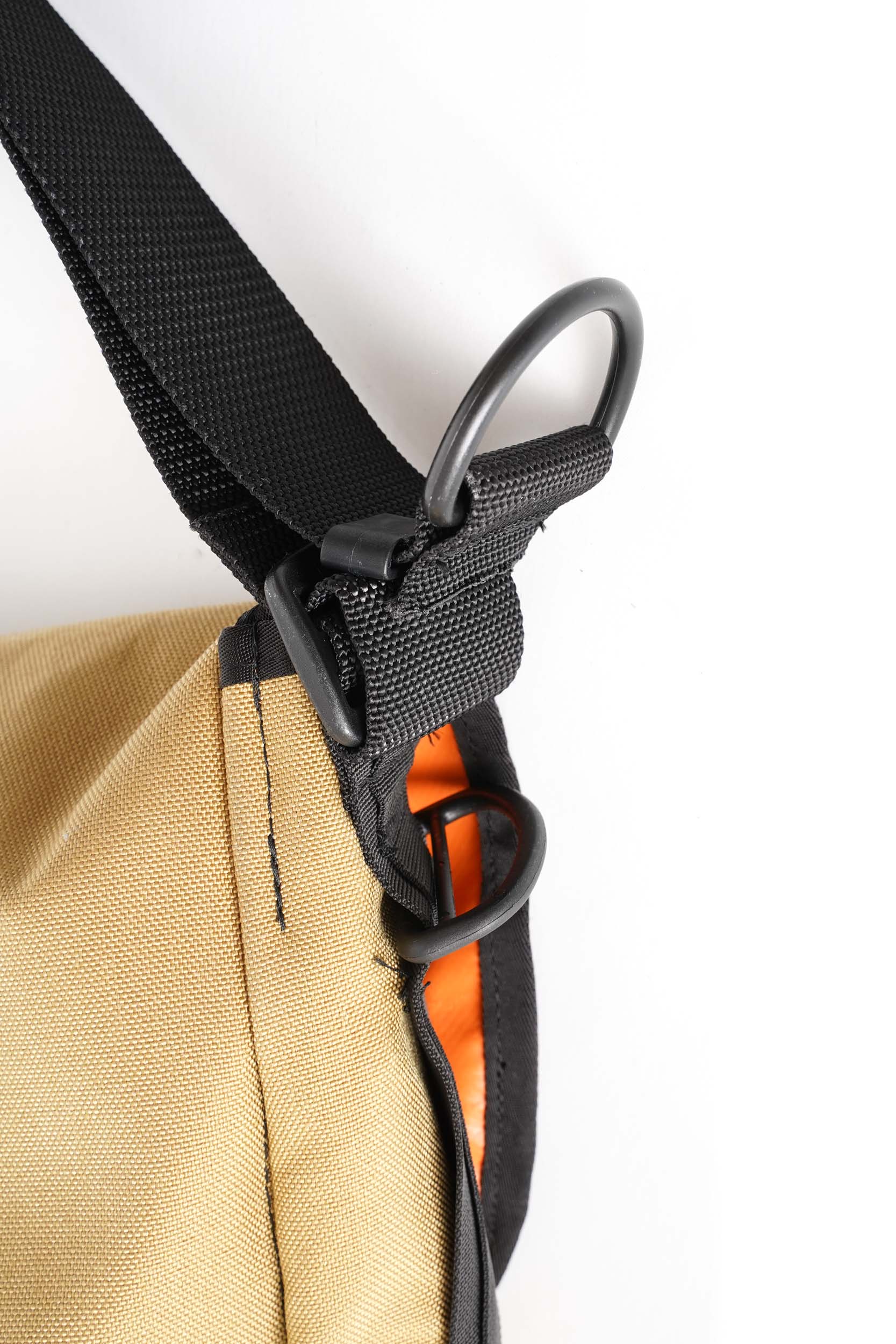 MADE IN CANADA PAC DESIGNS MESSENGER BAG – KNEW STORE