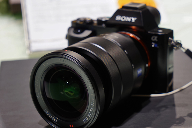 ソニーストアで、Vario-Tessar T* FE 16-35mm F4 ZA OSS 「SEL1635Z