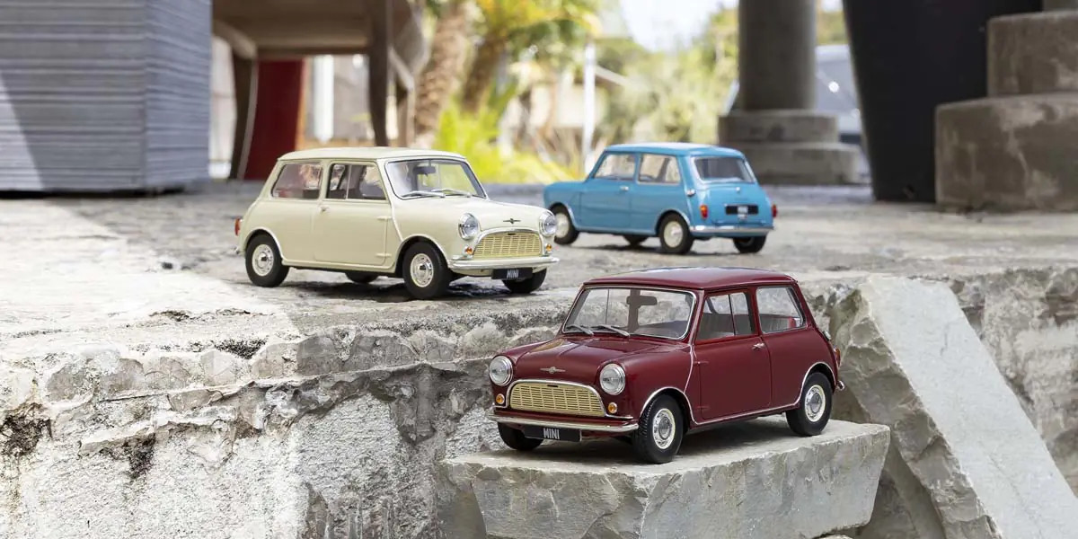KYOSHO ORIGINAL 1/18scale Morris Mini Minor (Old English White