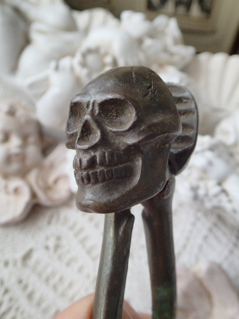 メメントモリMemento mori】【髑髏くるみ割り器ナッツクラッカー