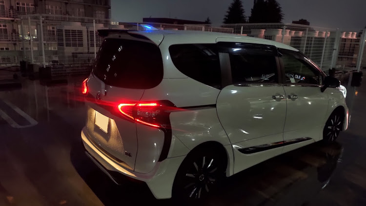 シエンタのモデリスタ・LEDトップノットアンテナに関するカスタム事例