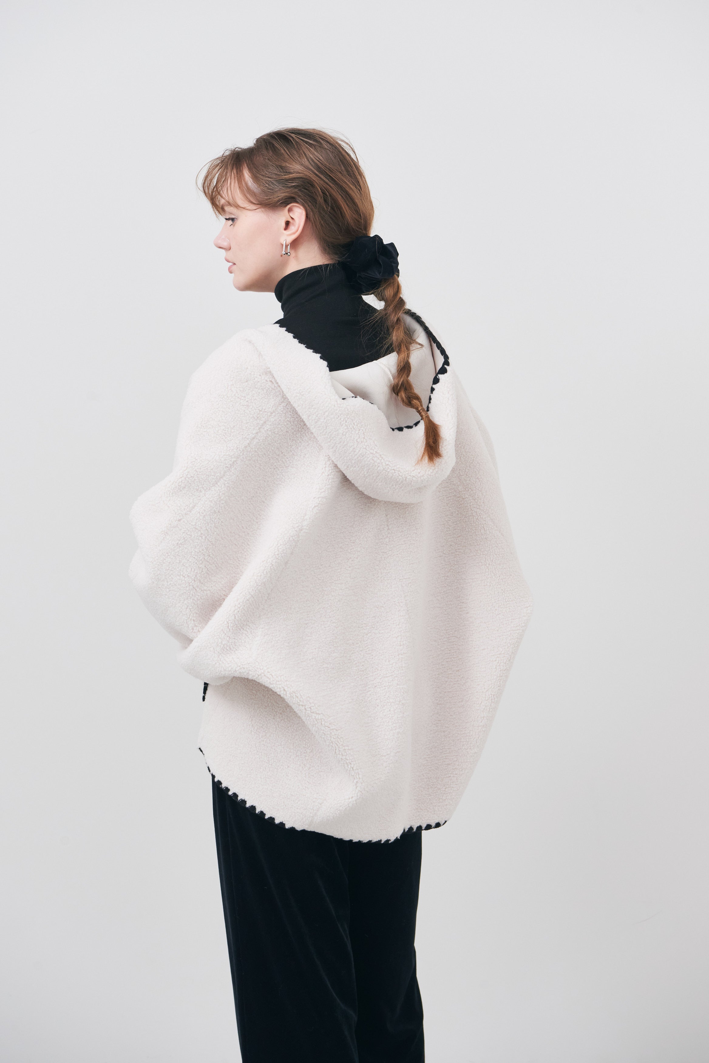 Scallop Boa Hoodie / Ivory – LIten.online