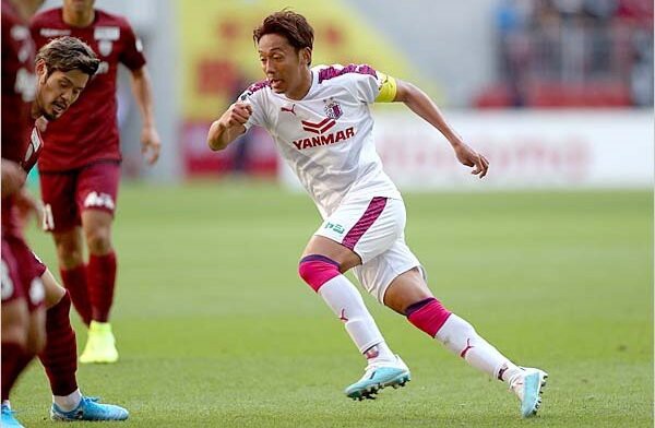 清武弘嗣がアディダス エックス19.2HGを着用！(ミドルモデルスパイク