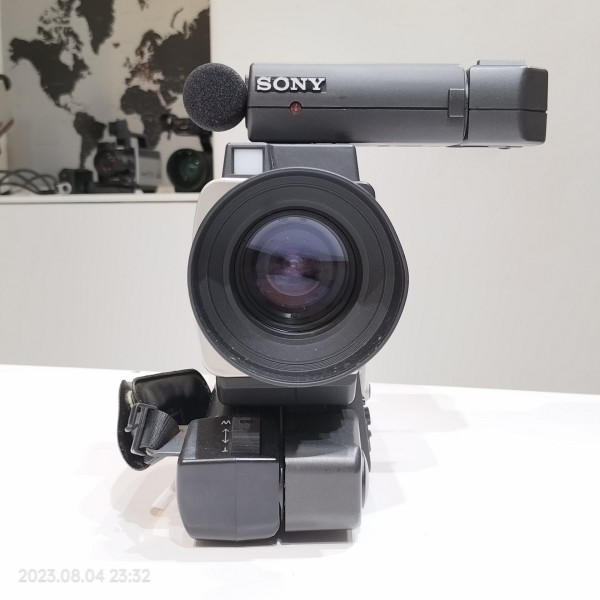 1986/昭和61/SONY/CCD-V100/Video8 PRO/8ミリビデオ/当時の最高級機種