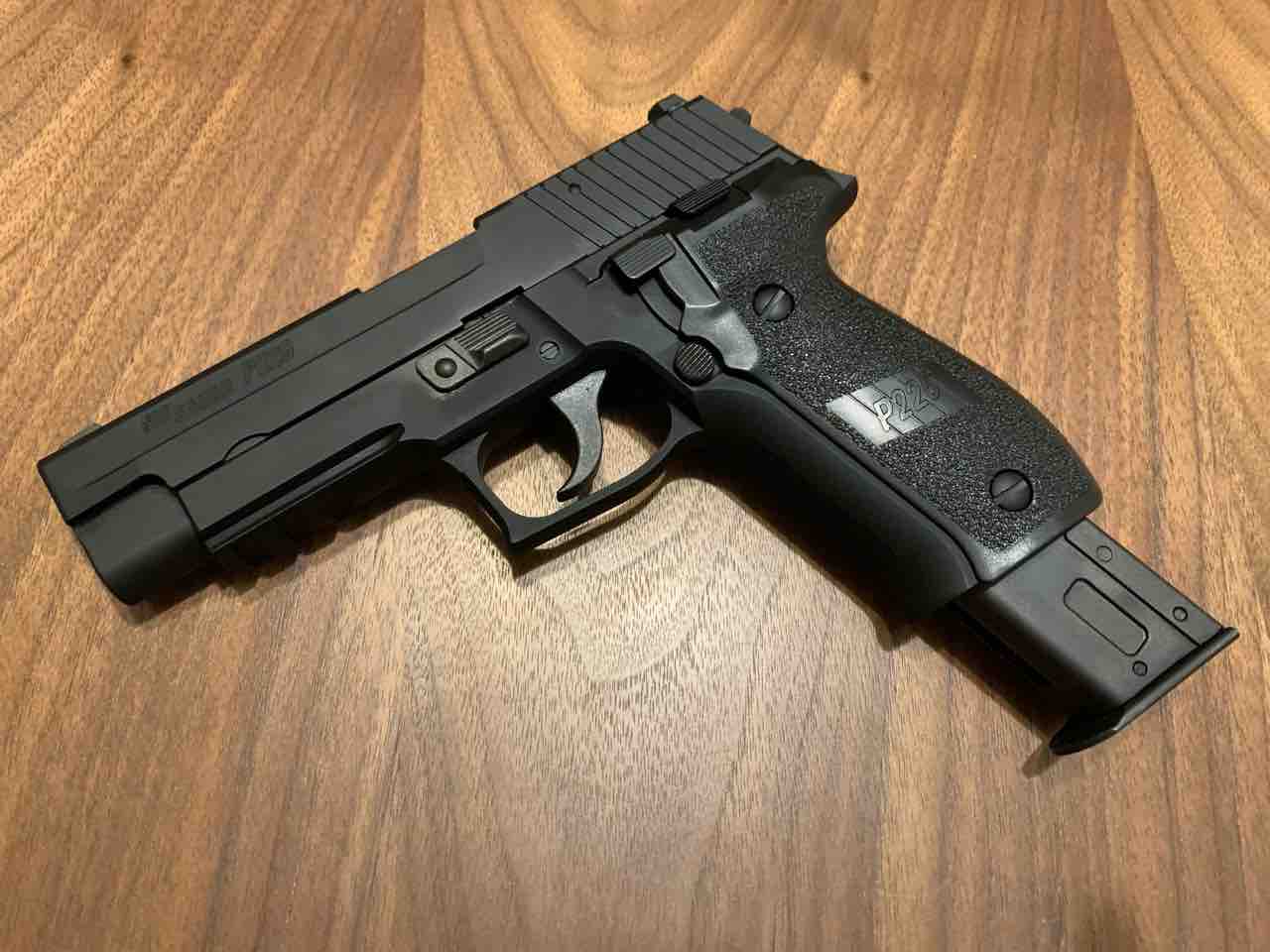東京マルイ SIG SAUER P226 RAIL : 気ままにエアガンレビュー