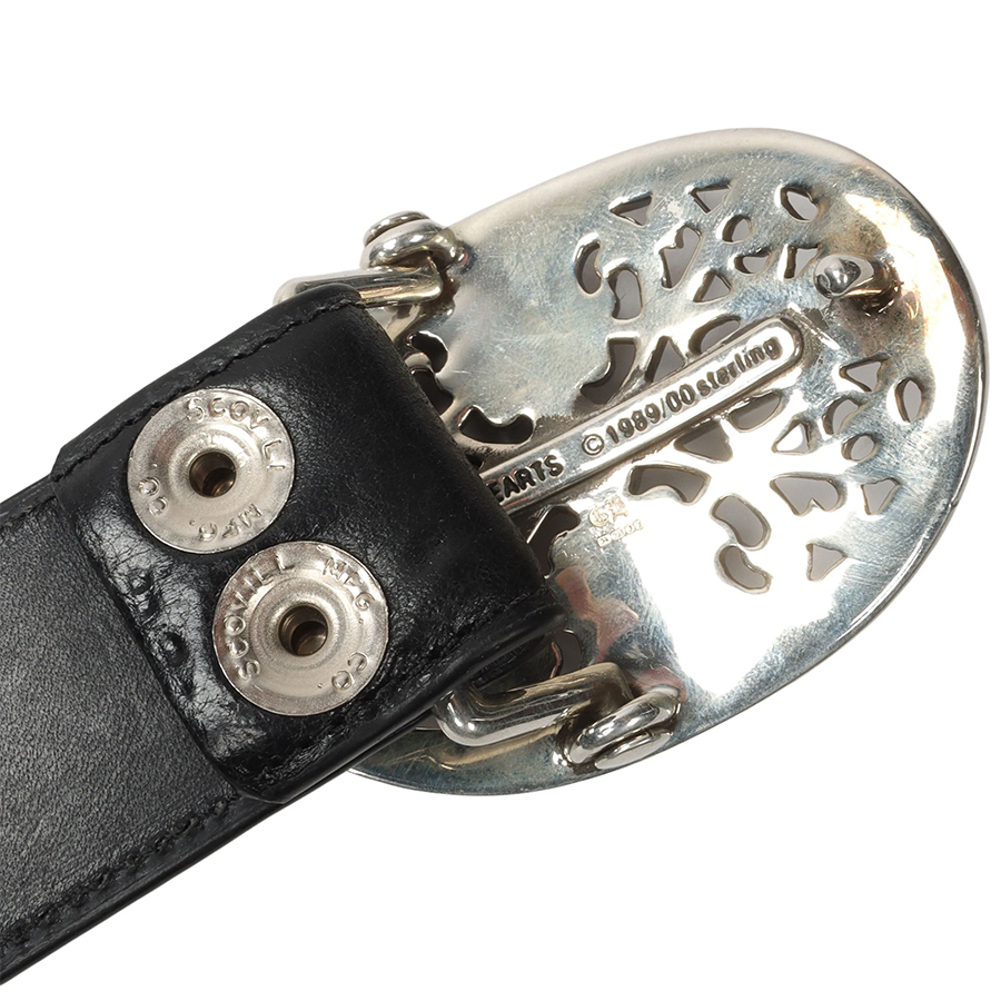 ワンアンドオンリーのマルチカラークロスパッチが映える、クロムハーツ