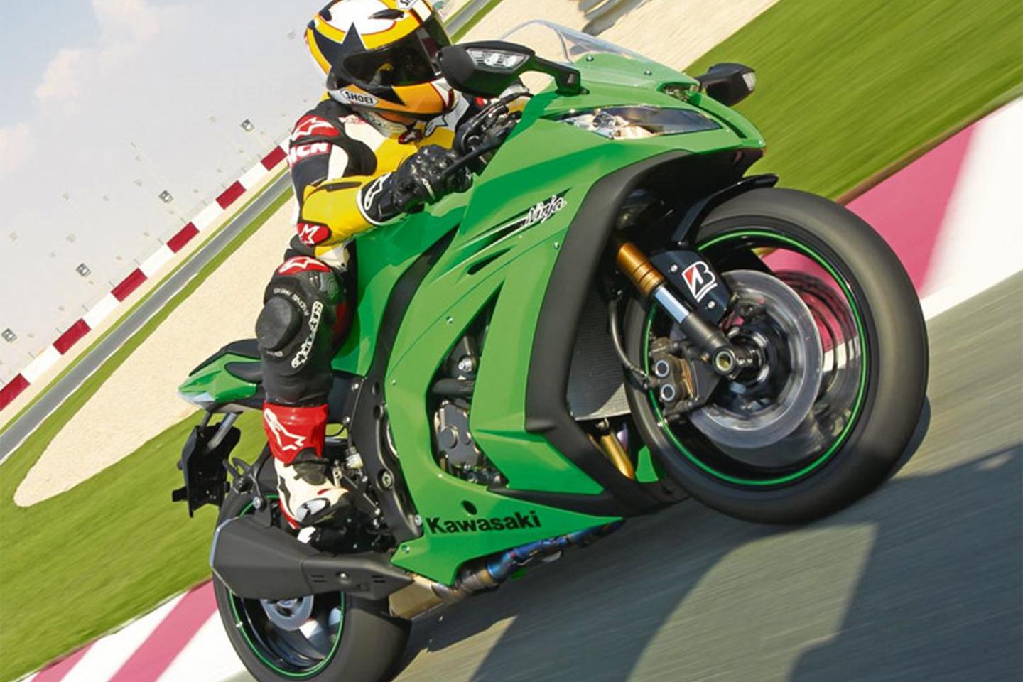 新品，人気 ninja ZX10R ZX-10R 11-15 A-tech エーテック ストリート