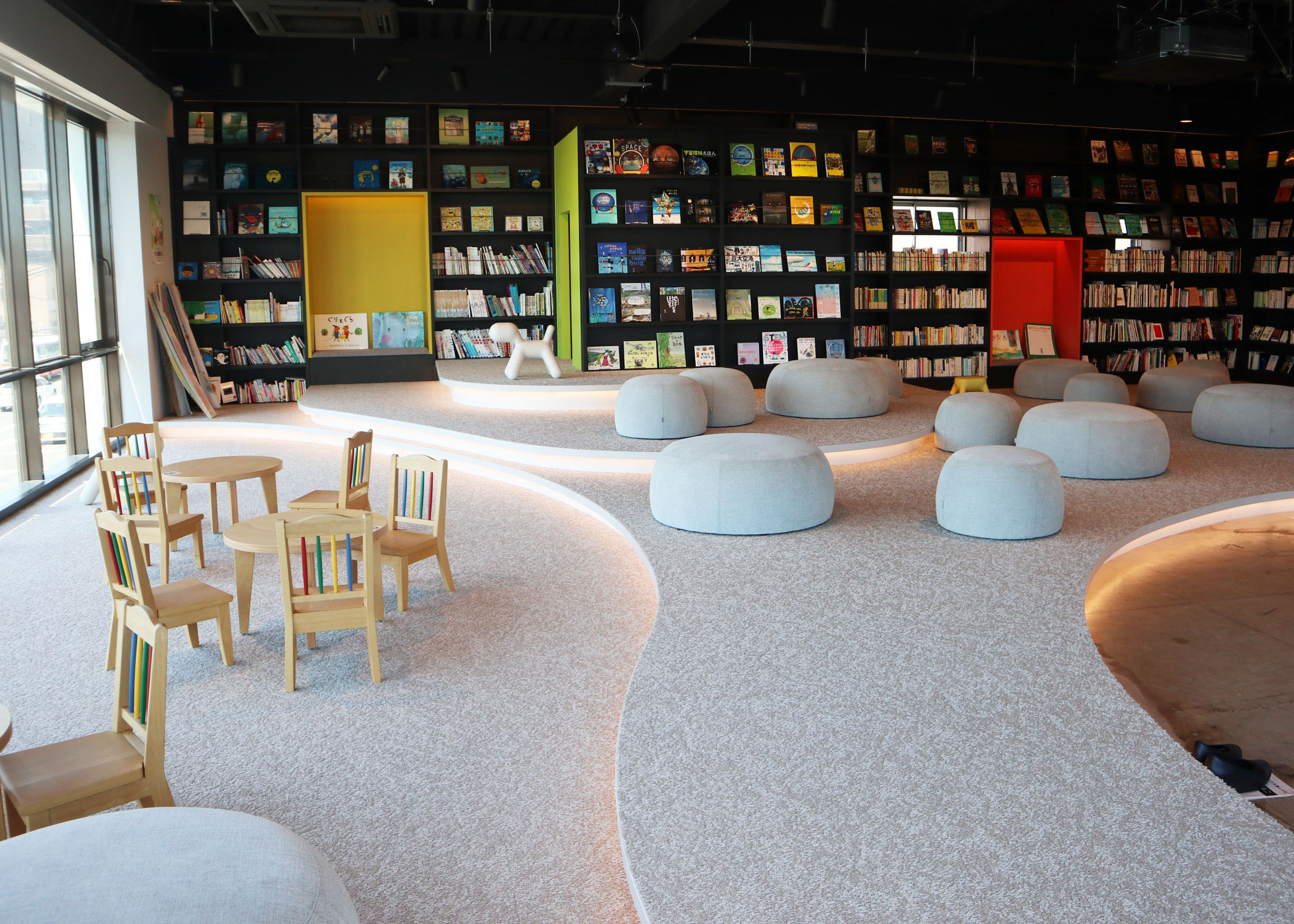 子連れで遊べる民間の図書館「8BOOKs SENDAI（エイトブックス仙台