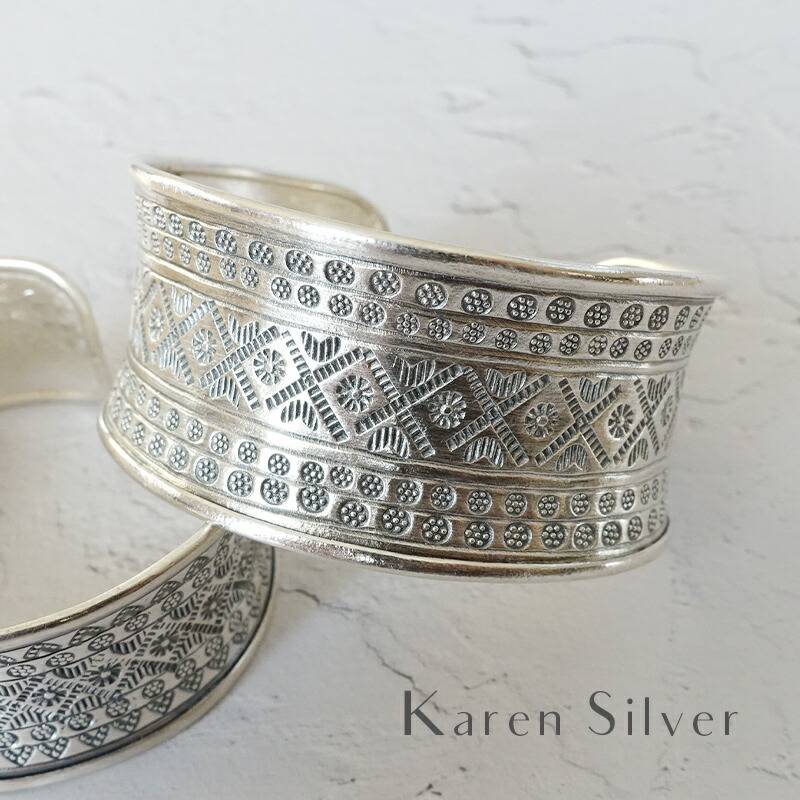 カレンシルバー バングル より高純度 ワイド 花 スタンプ 幅広