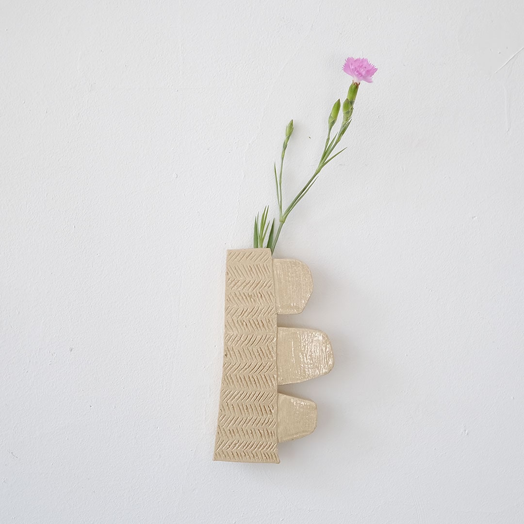 陶板掛け花入 | からつ焼 高麗窯 | 糸島くらし×ここのき 公式通販サイト