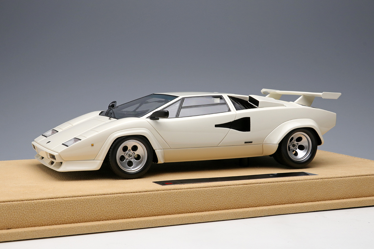 Make Up Co., Ltd. / Lamborghini Countach LP5000S 1982 with Rear Wing