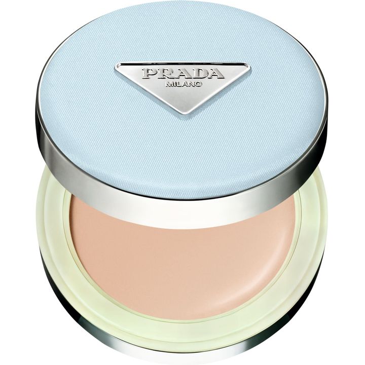 プラダ ビューティ】人気クッションファンデ「ライトブルー」の限定