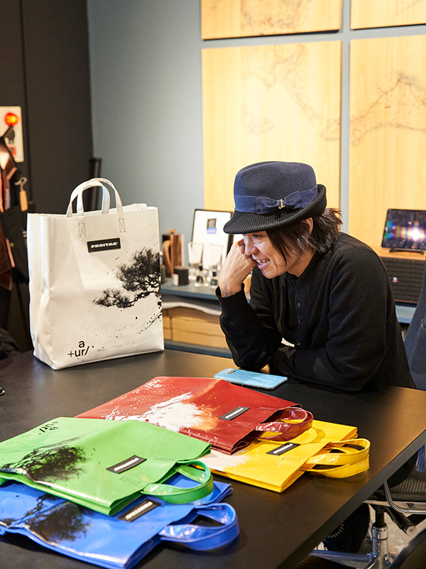 FREITAG F52 MIAMI VICE “wabi+sabi” edition One by One、グリッドと