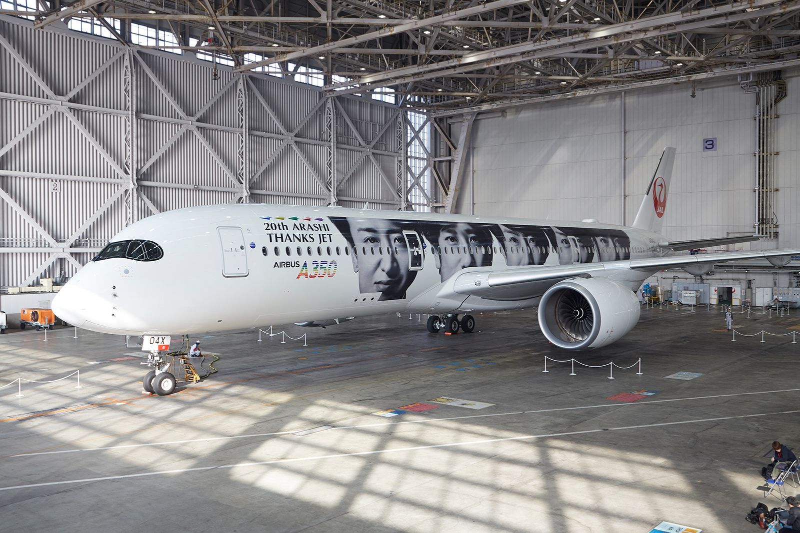 JALが嵐のデビュー20周年を祝す！ 20th ARASHI THANKS JET就航 | GQ JAPAN