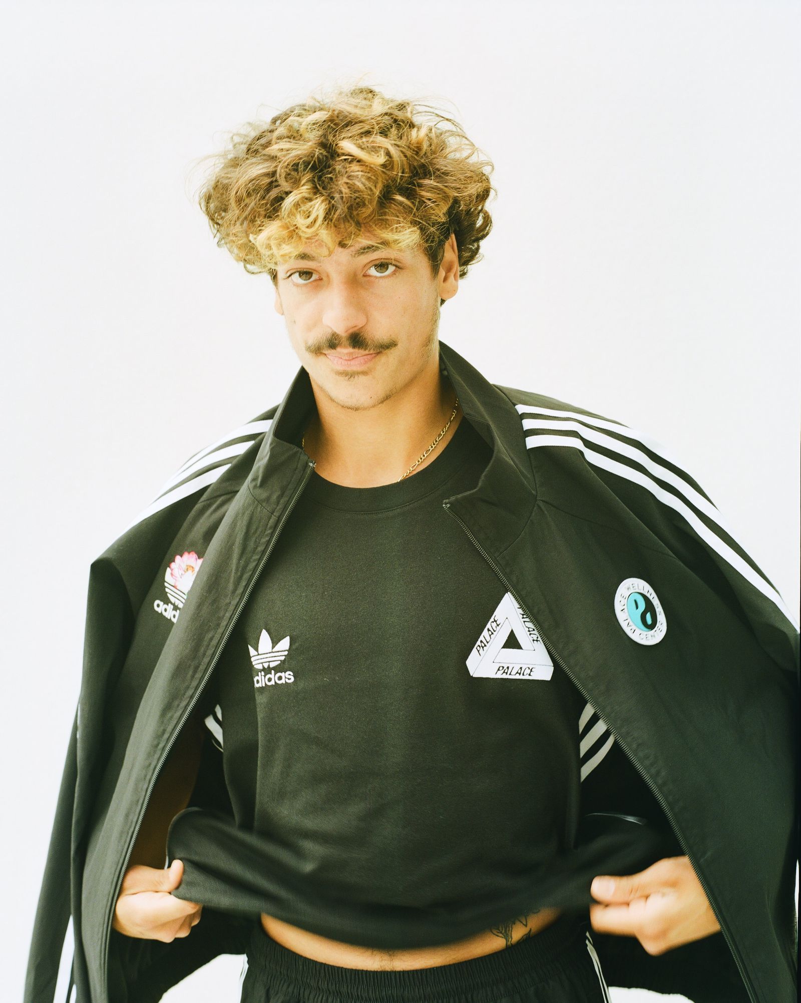 パレス×アディダスから、ラインナップ豊富なコラボコレクション登場