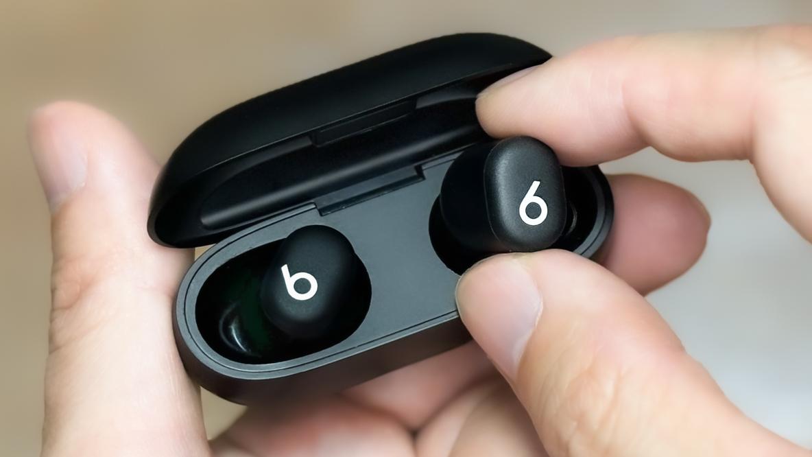 重さはわずか22g。音楽ライフを変えるBeatsの新作イヤホン