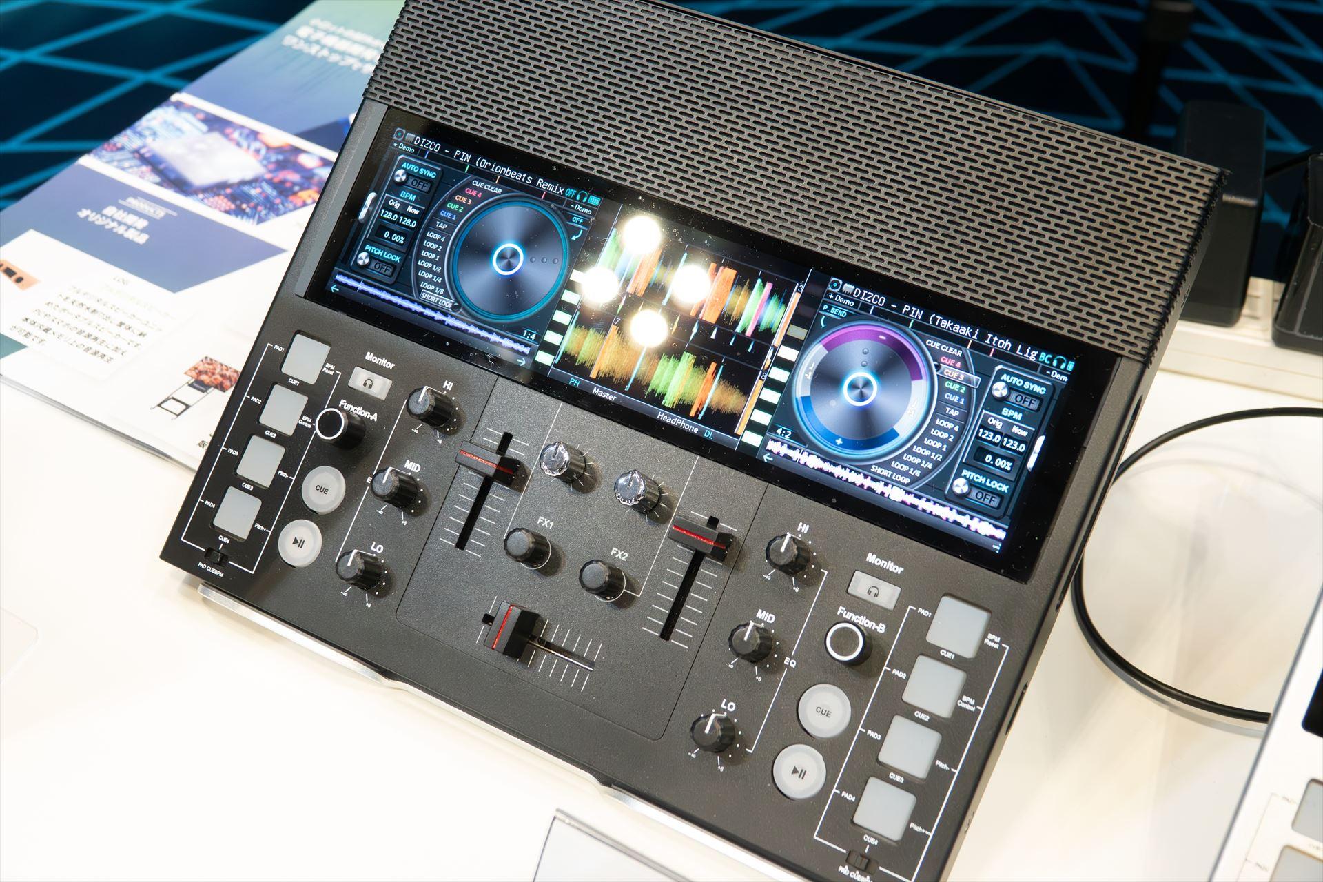 スピーカー内蔵・A4サイズのオールインワンDJ機材を見つけた