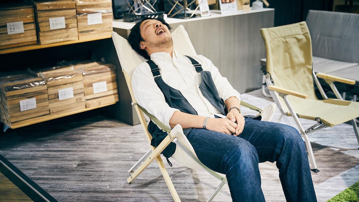 スノーピークには「人をダメにするチェア」があるらしい… | ROOMIE