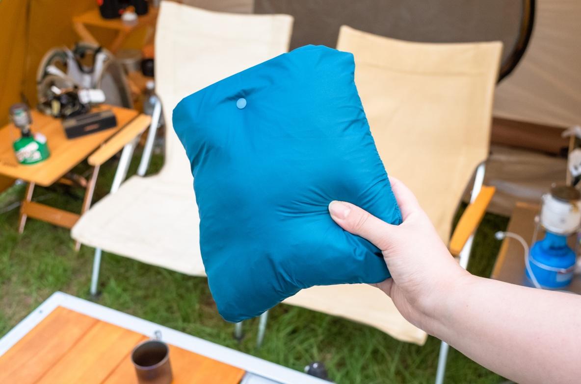 モンベルの「ダウンブランケット」は1枚4役の実用性。軽くてコンパクト