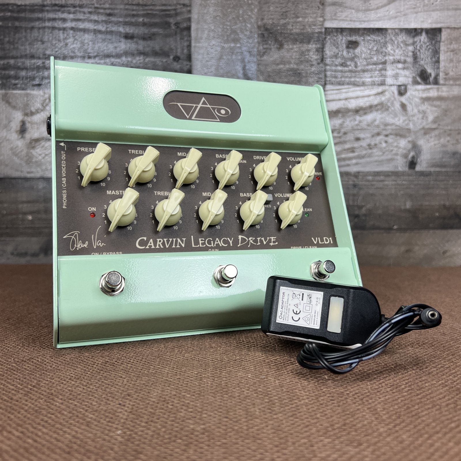 Carvin VLD1 プリアンプ Steve Vaiモデル First Look: Carvin Legacy