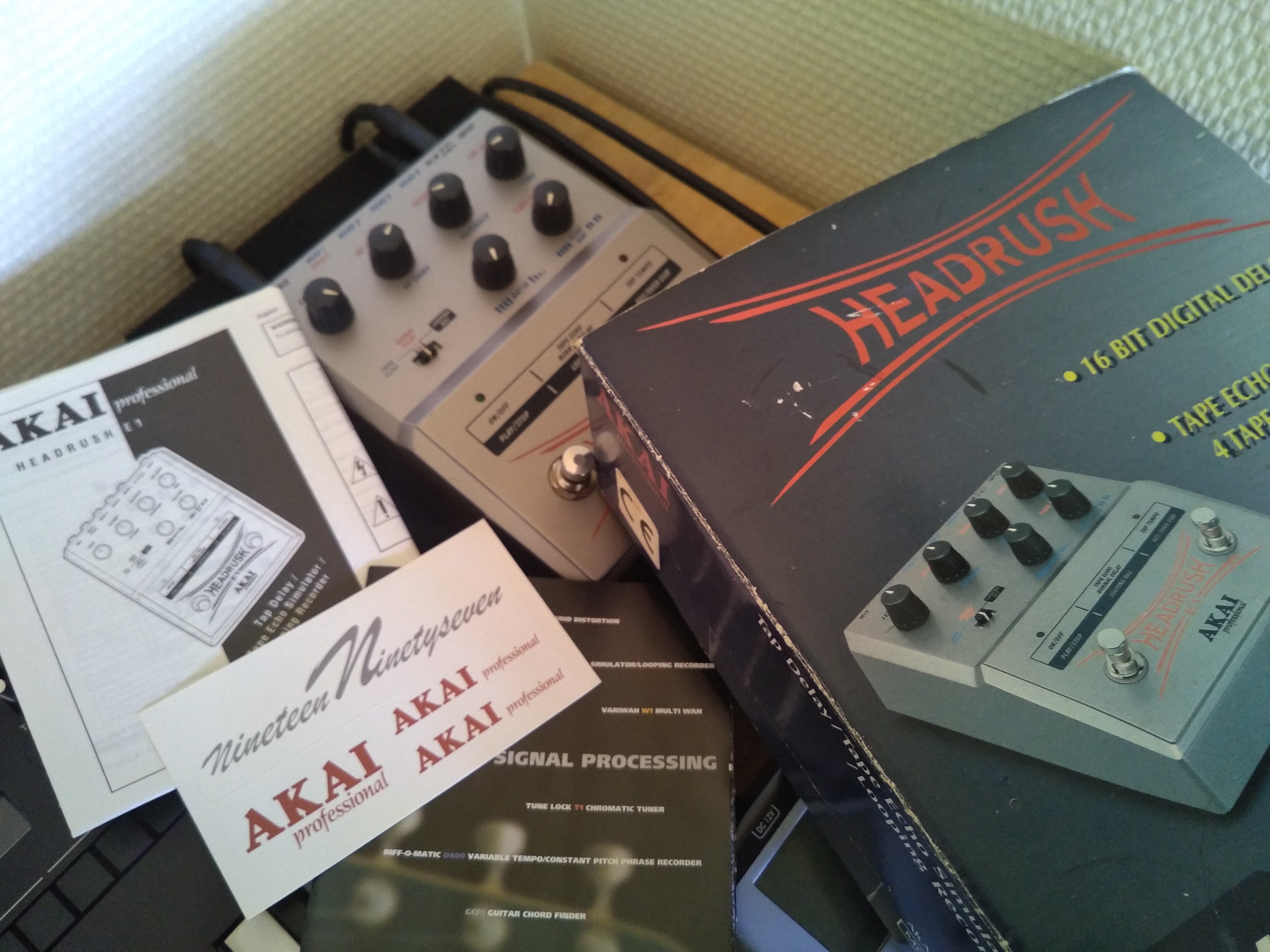 Head Rush E1 - Akai Professional Head Rush E1 - Audiofanzine