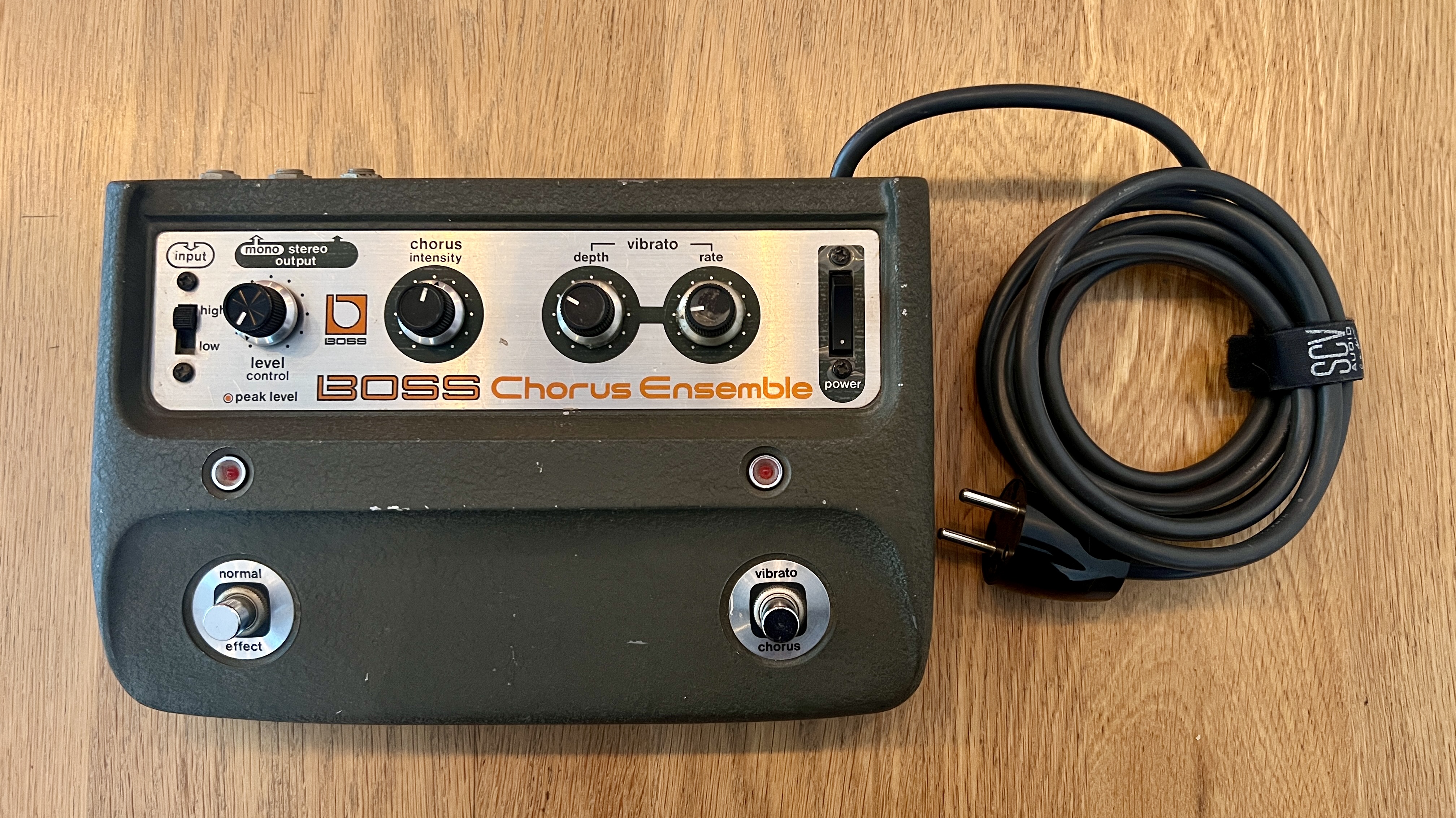 CE-1 Chorus Ensemble - Boss CE-1 Chorus Ensemble - Audiofanzine