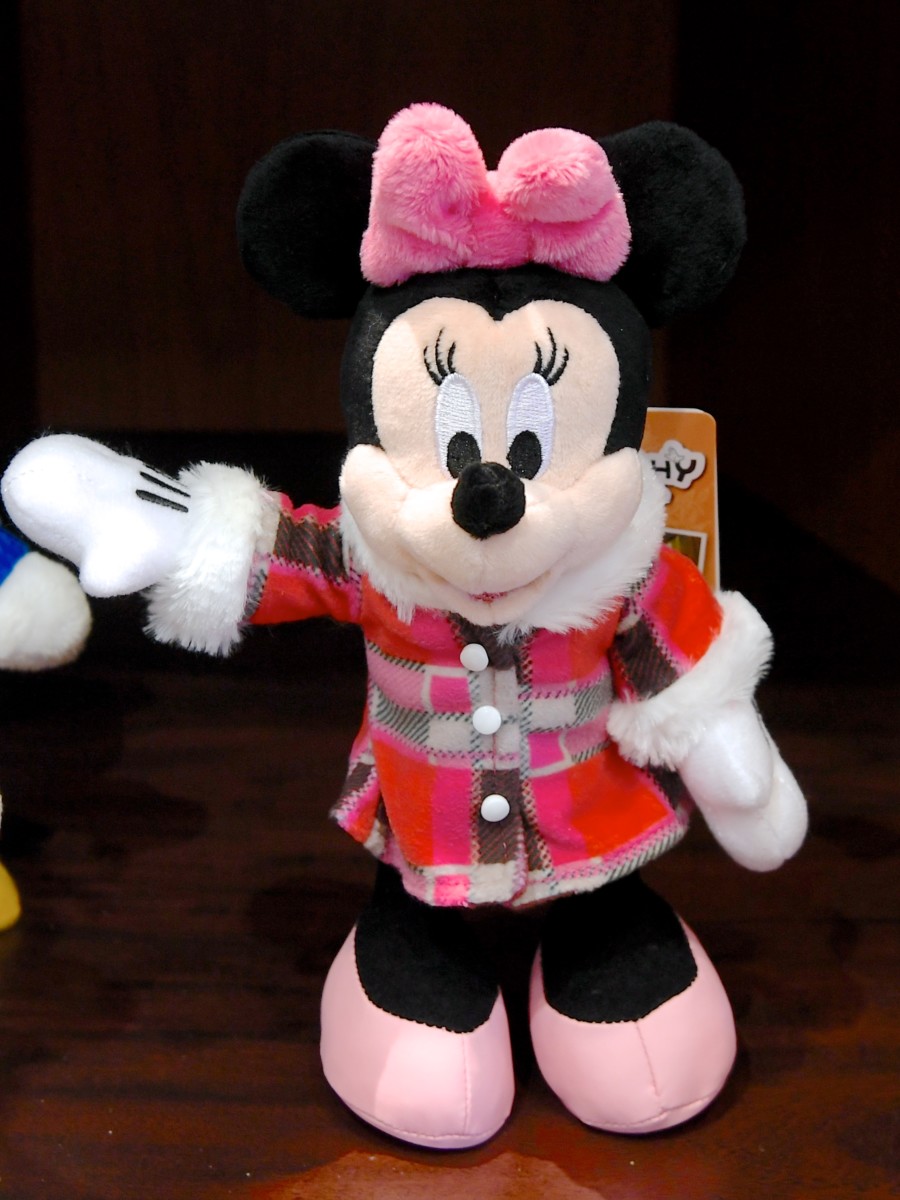 冬コスチュームで登場！東京ディズニーランド「ミッキー＆フレンズ