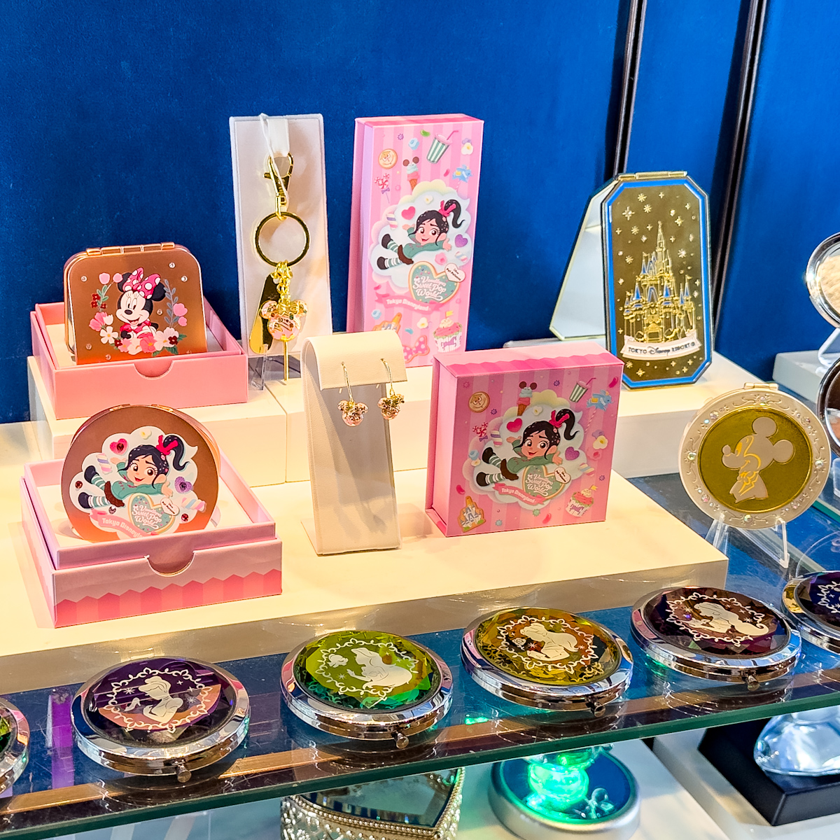 コンパクトミラー、バッグチャーム、ピアス！東京ディズニーランド