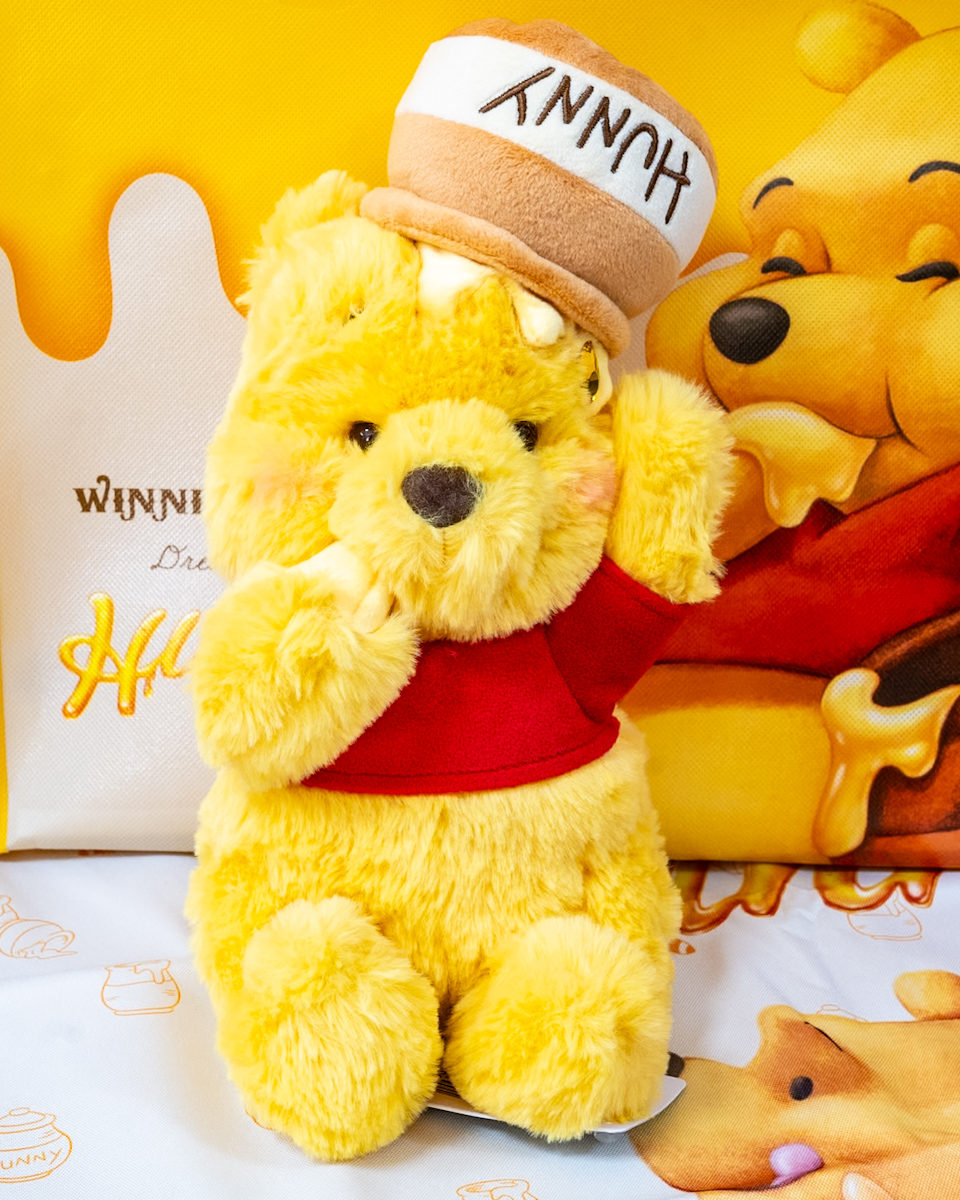 はちみつが大好きなプーさんをデザイン！ディズニーストア2025