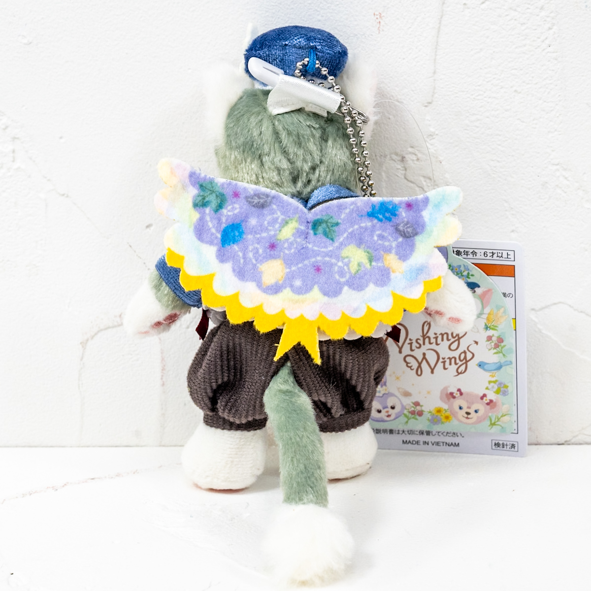 鳥のダンスコスチュームを着た4人！東京ディズニーシー“ダッフィー