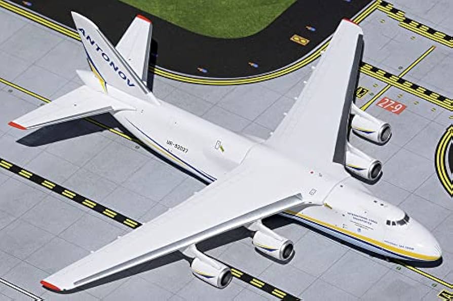 Amazon.com: GeminiJets ANTONOV Cargo An-124-100M UR-82027 1/400