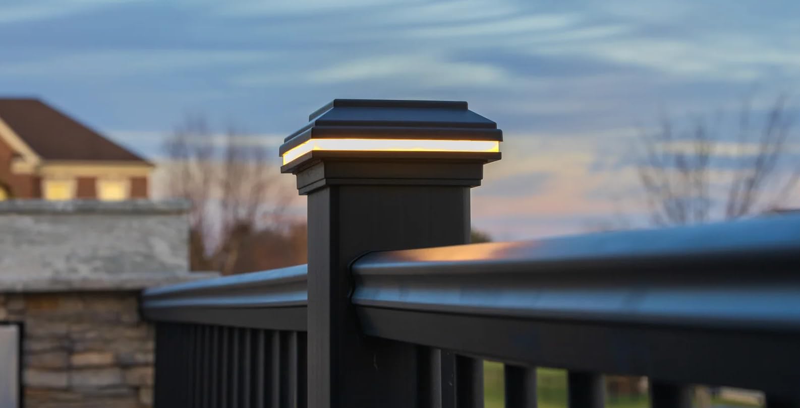 Tru-Scapes® 4.5” Composite LED Low Voltage Deck Post Cap Light