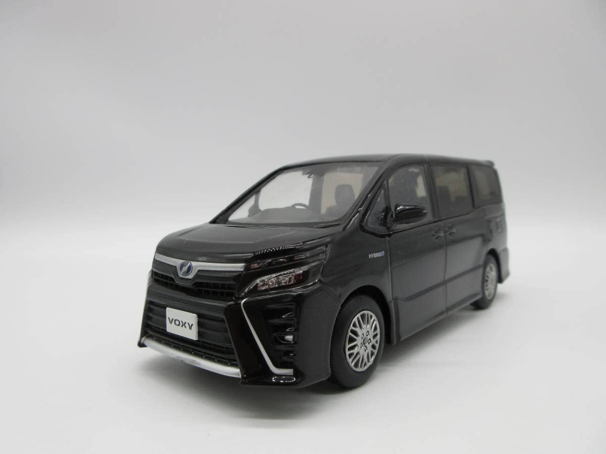 Amazon | 1/30 トヨタ ヴォクシー ハイブリッド 80 ZS VOXY 後期