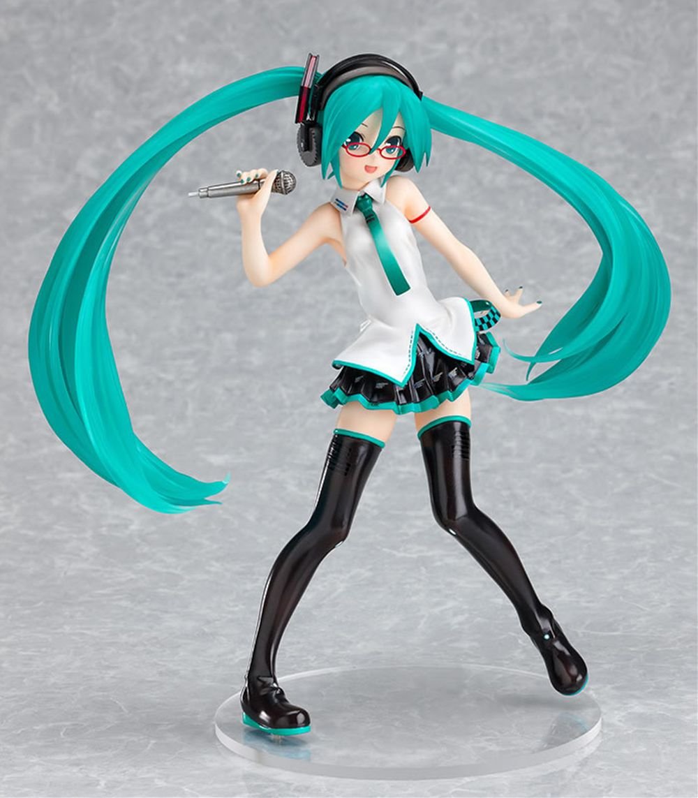 Amazon.co.jp: 初音ミク Lat式Ver. (1/8スケール PVC塗装済み完成品