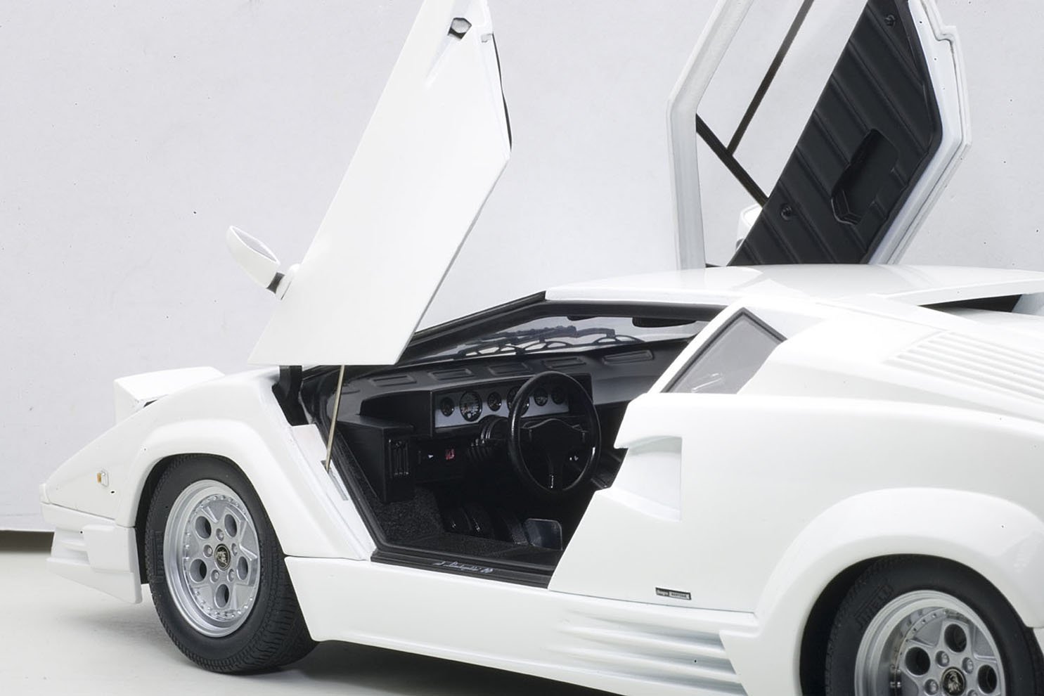 Amazon | AUTOart 1/18 ランボルギーニ カウンタック 25th