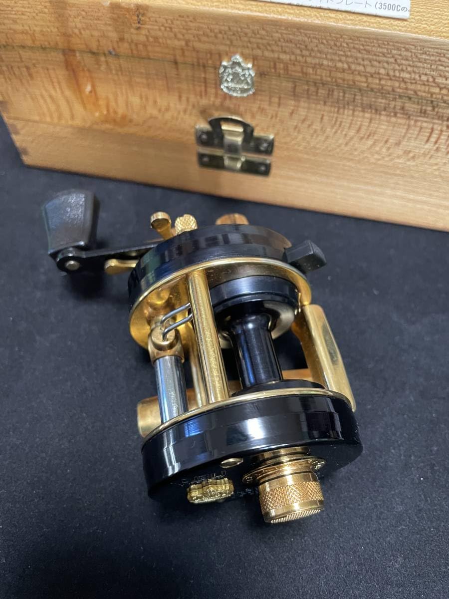 Amazon.co.jp: ABU Ambassadeur アブ アンバサダー 2500CDL 金黒 アブ