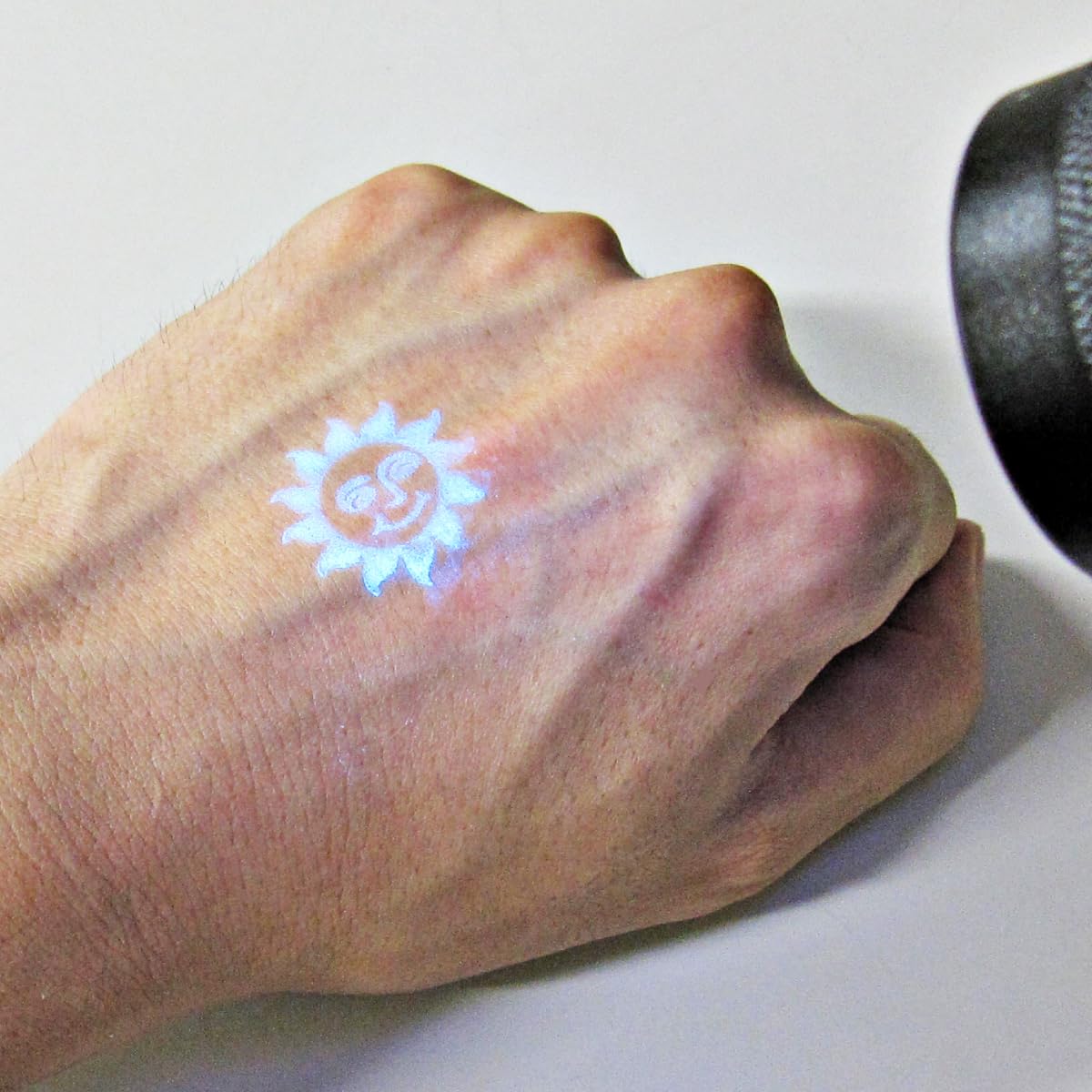 Amazon.co.jp: (A)[伊藤印章]ルミナスUVスタンプ[再入場]肌・皮膚