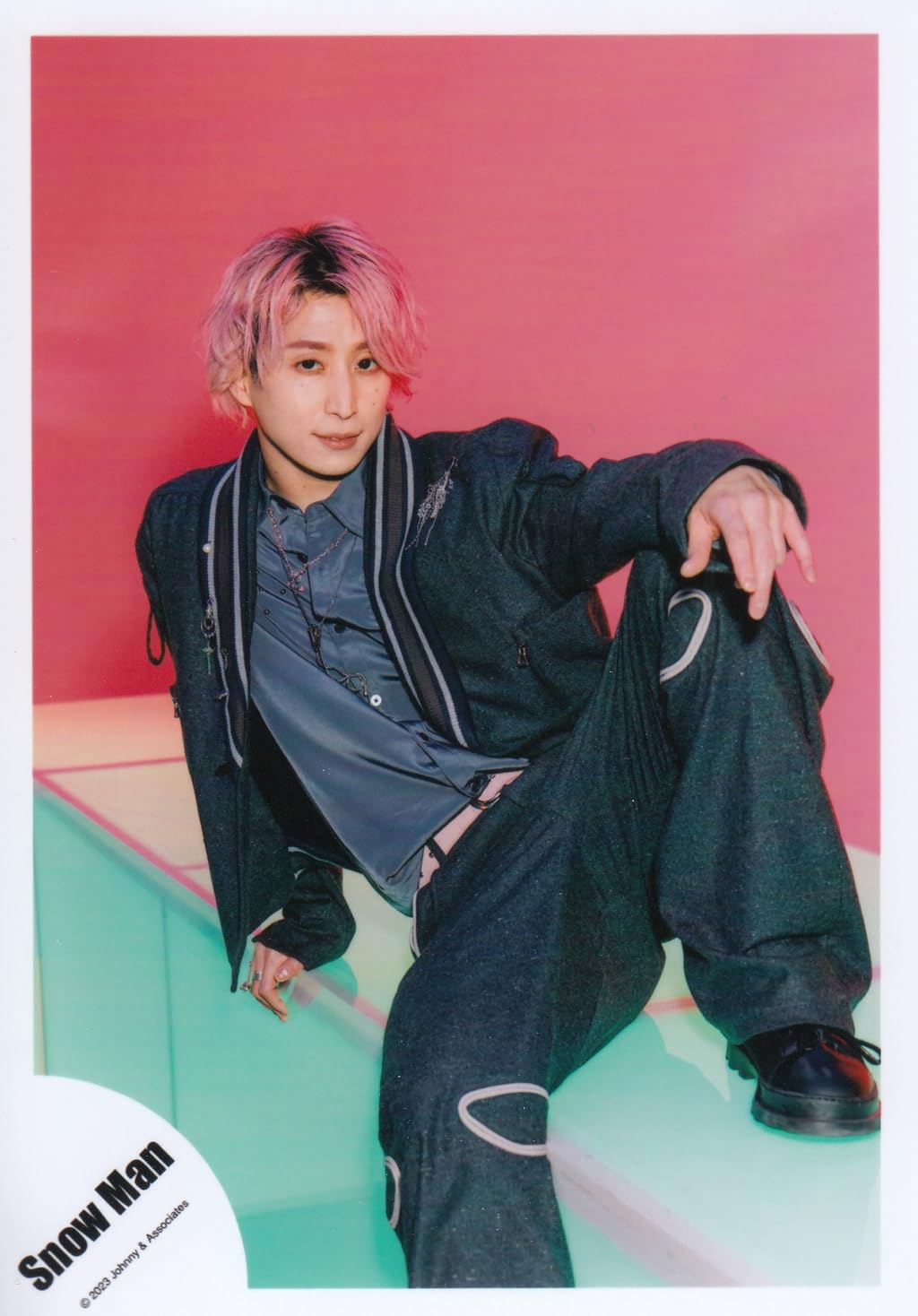 Amazon.co.jp: Snow Man 公式 生 写真（佐久間大介）SM02343 : おもちゃ