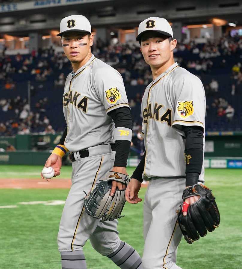 Amazon.co.jp: 阪神 タイガース レプリカ ユニフォーム 伝統の一戦