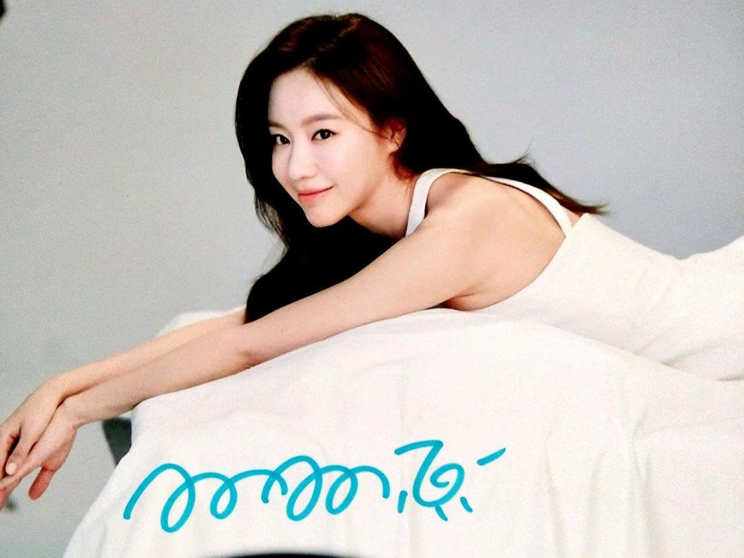 Amazon.co.jp: キム アジュン直筆サイン入り超大型写真…Kim A Joong