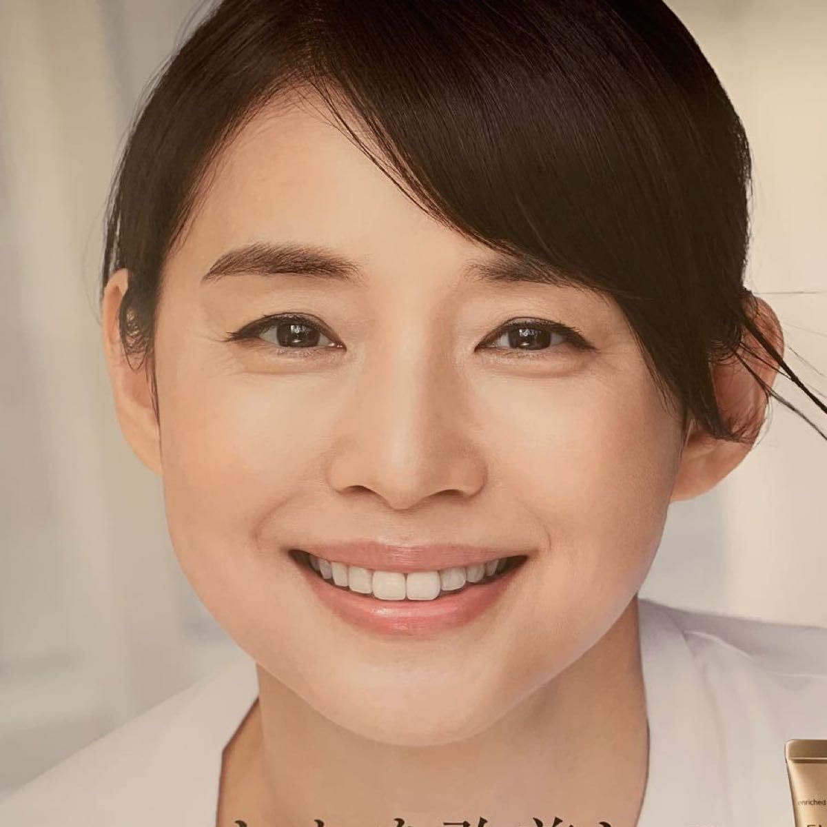 Amazon.co.jp: 石田ゆり子 ポスター B2 : 文房具・オフィス用品