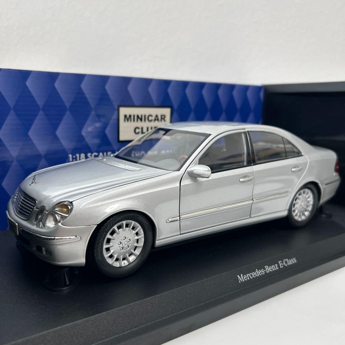 Amazon | KYOSHO 1/18 Mercedes Benz E-Class SEDAN Silver 京商