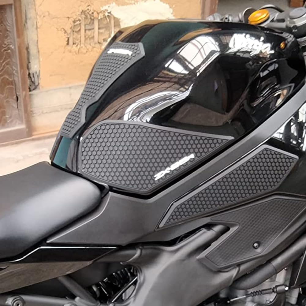 Yamaha バイクタンク 黒 ストライプ Yamaha バイクタンク 黒 ストライプ