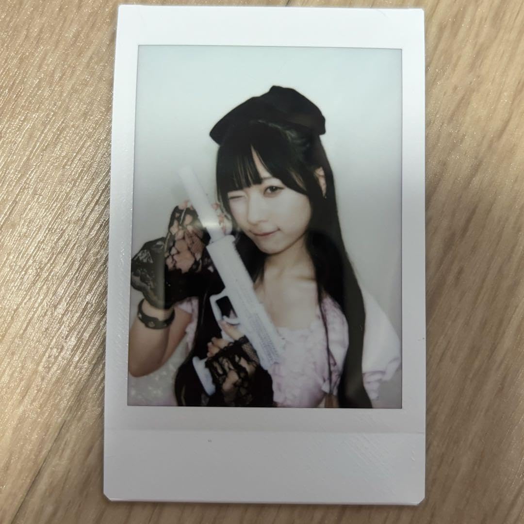 Amazon.co.jp: 逃げ水あむ ラルム LARME チェキ きゅるりんってして